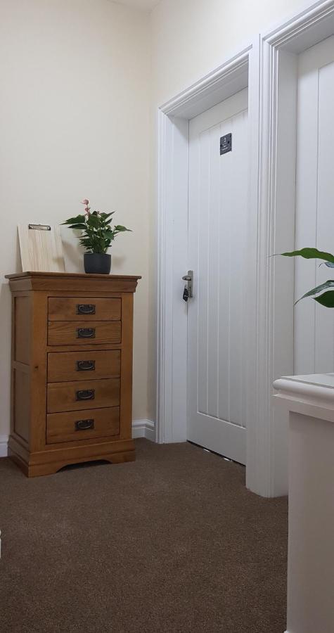 Ensuite At The Ring Pub * Gwredog