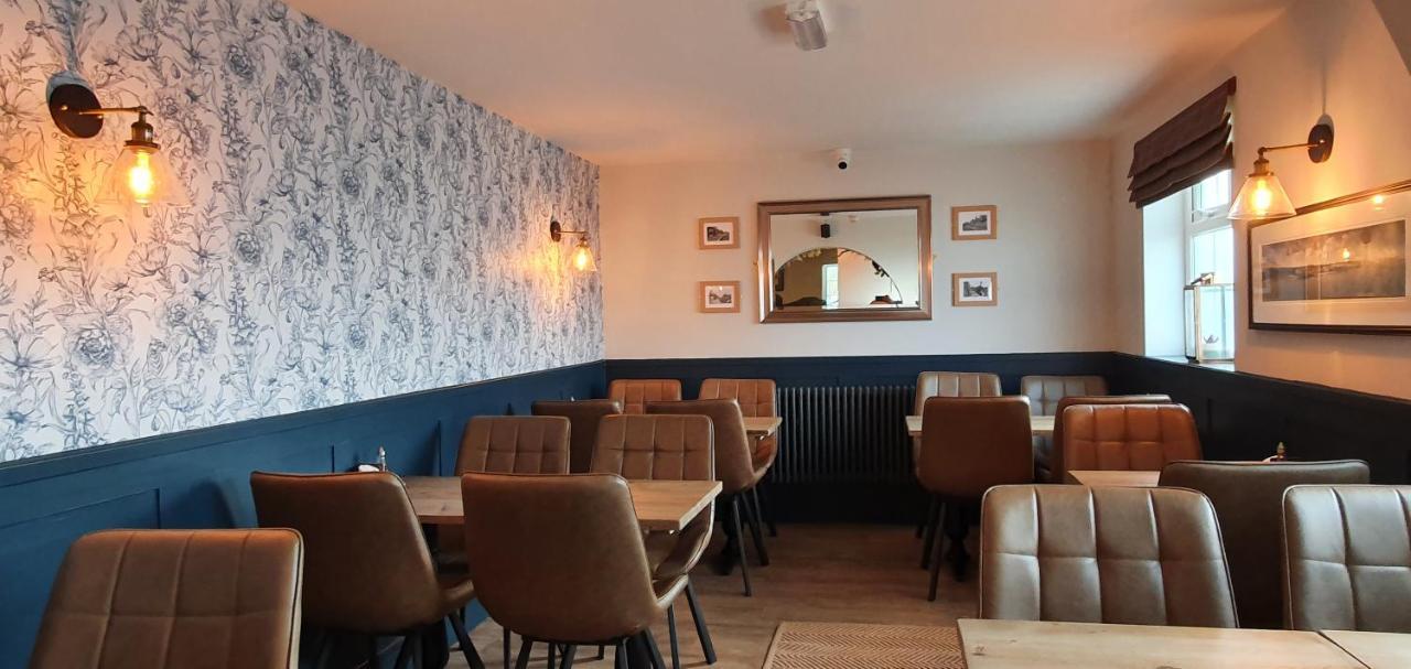 Bed & Breakfast Ensuite At The Ring Pub Gwredog