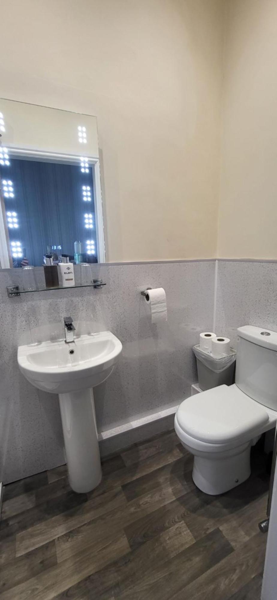 Ensuite At The Ring Pub *