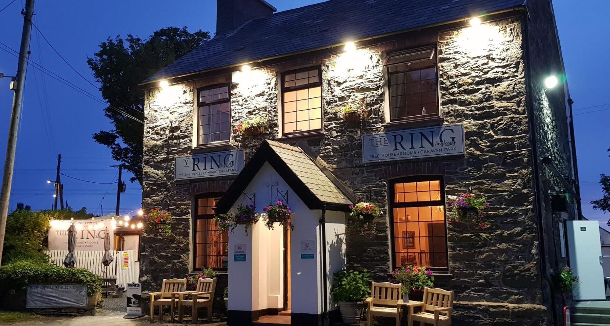 Ensuite At The Ring Pub Gwredog